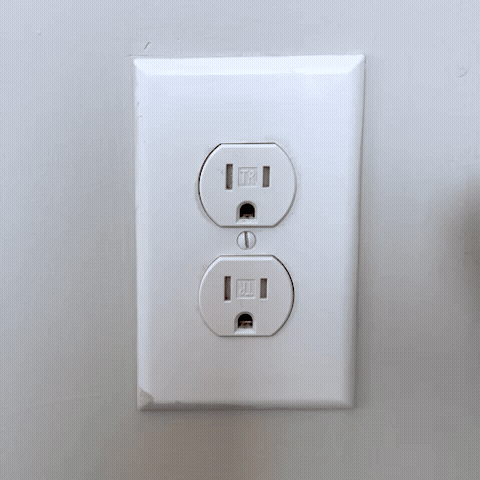 Plug into the ground port